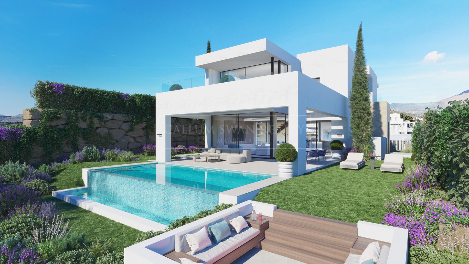 Villa de cuatro dormitorios en planos cerca del golf y la playa en Estepona Golf