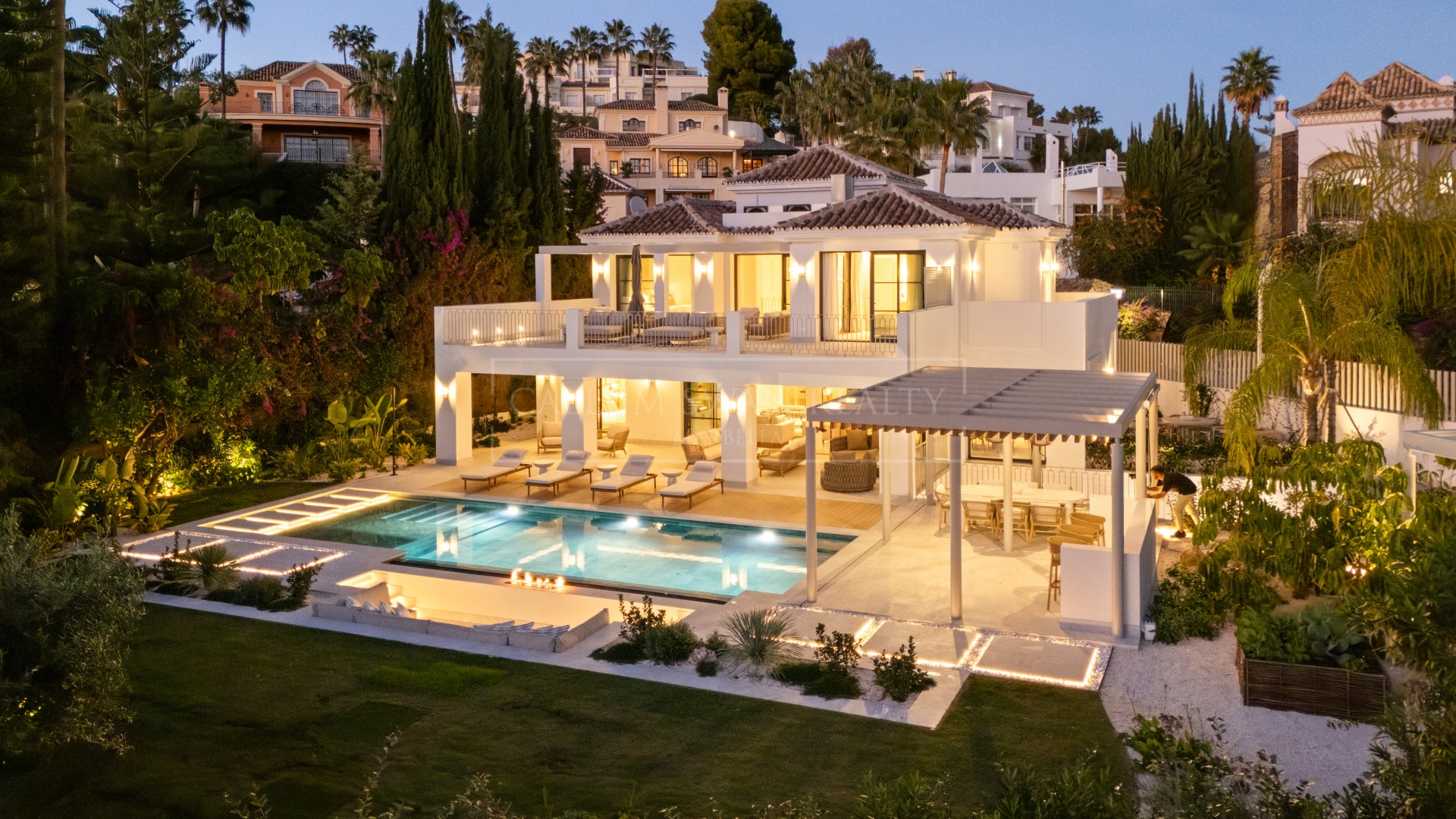 Mediterranean-Style Villa with Sea Views for Sale in La Quinta, Benahavís