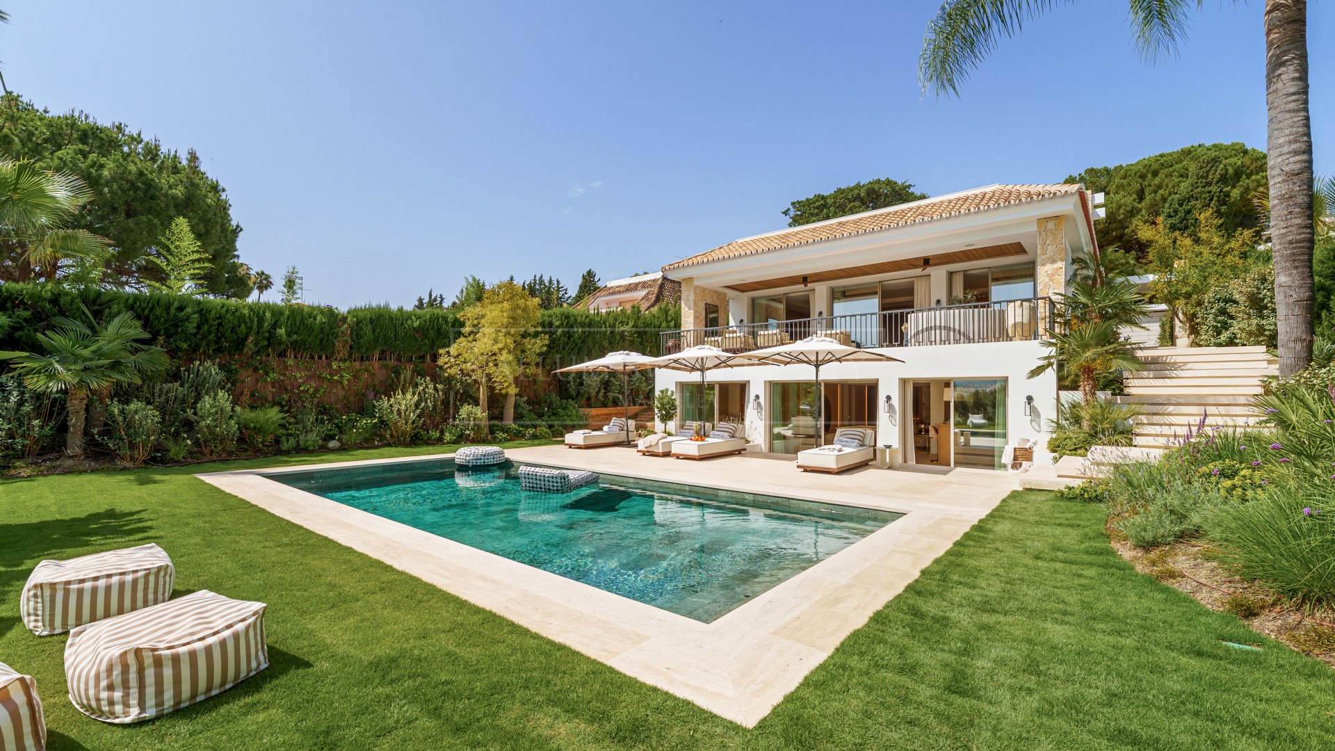 Elegante villa de estilo mediterráneo en Nueva Andalucía, Marbella