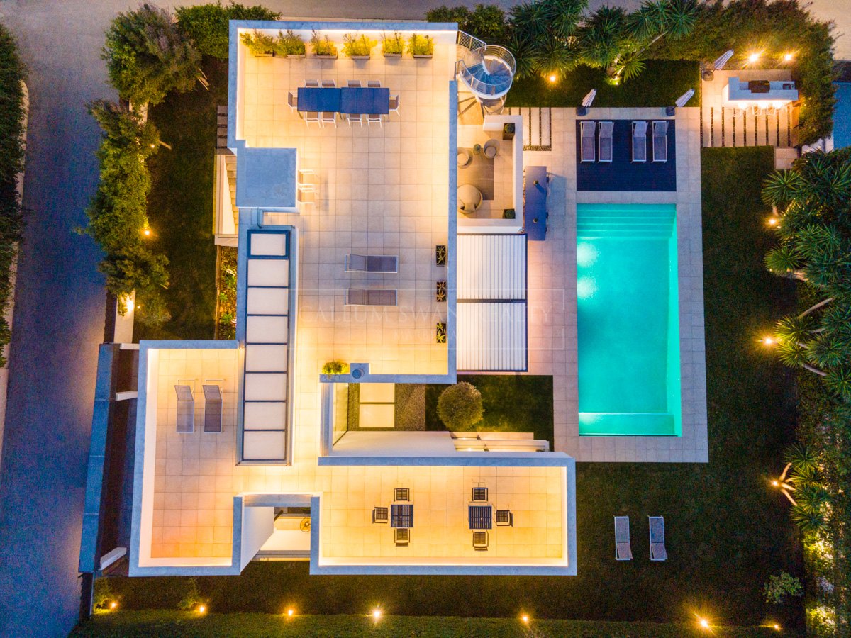 Villa for sale in La Pepina, Marbella - Puerto Banus