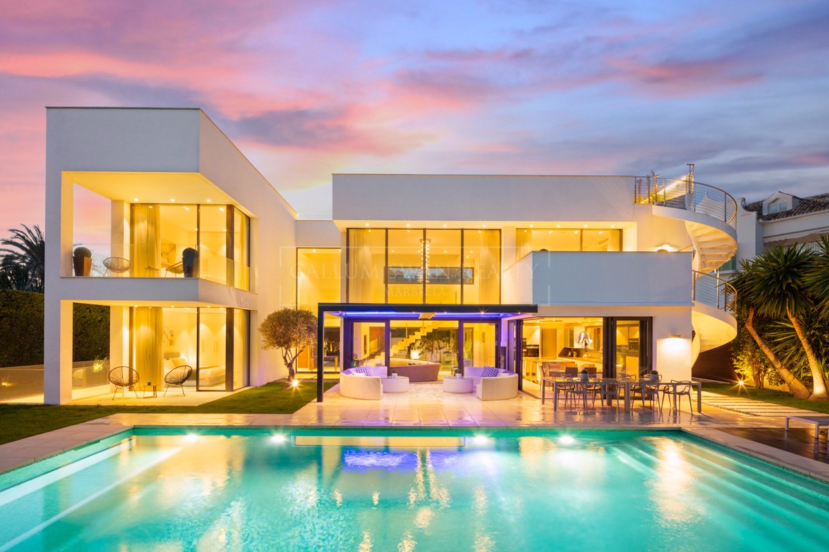 Villa for sale in La Pepina, Marbella - Puerto Banus