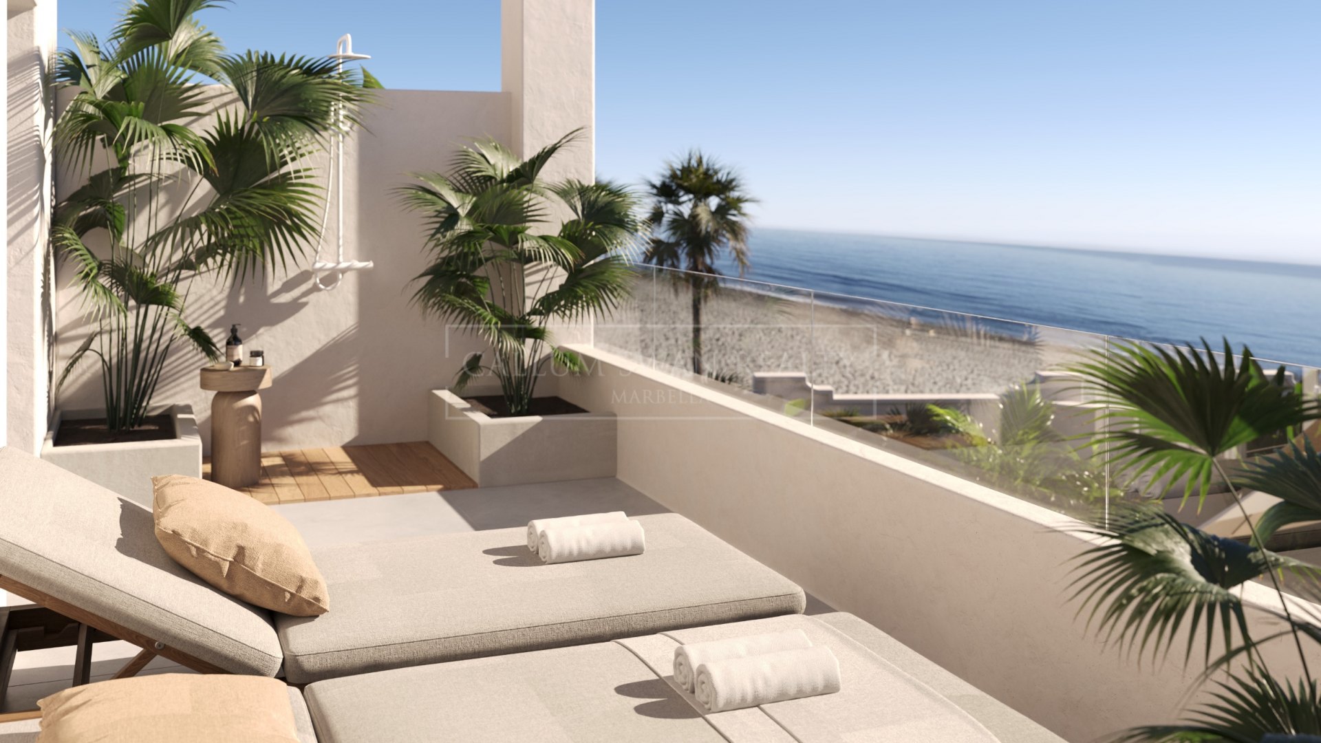 Beachfront townhouse for sale in Marbella East