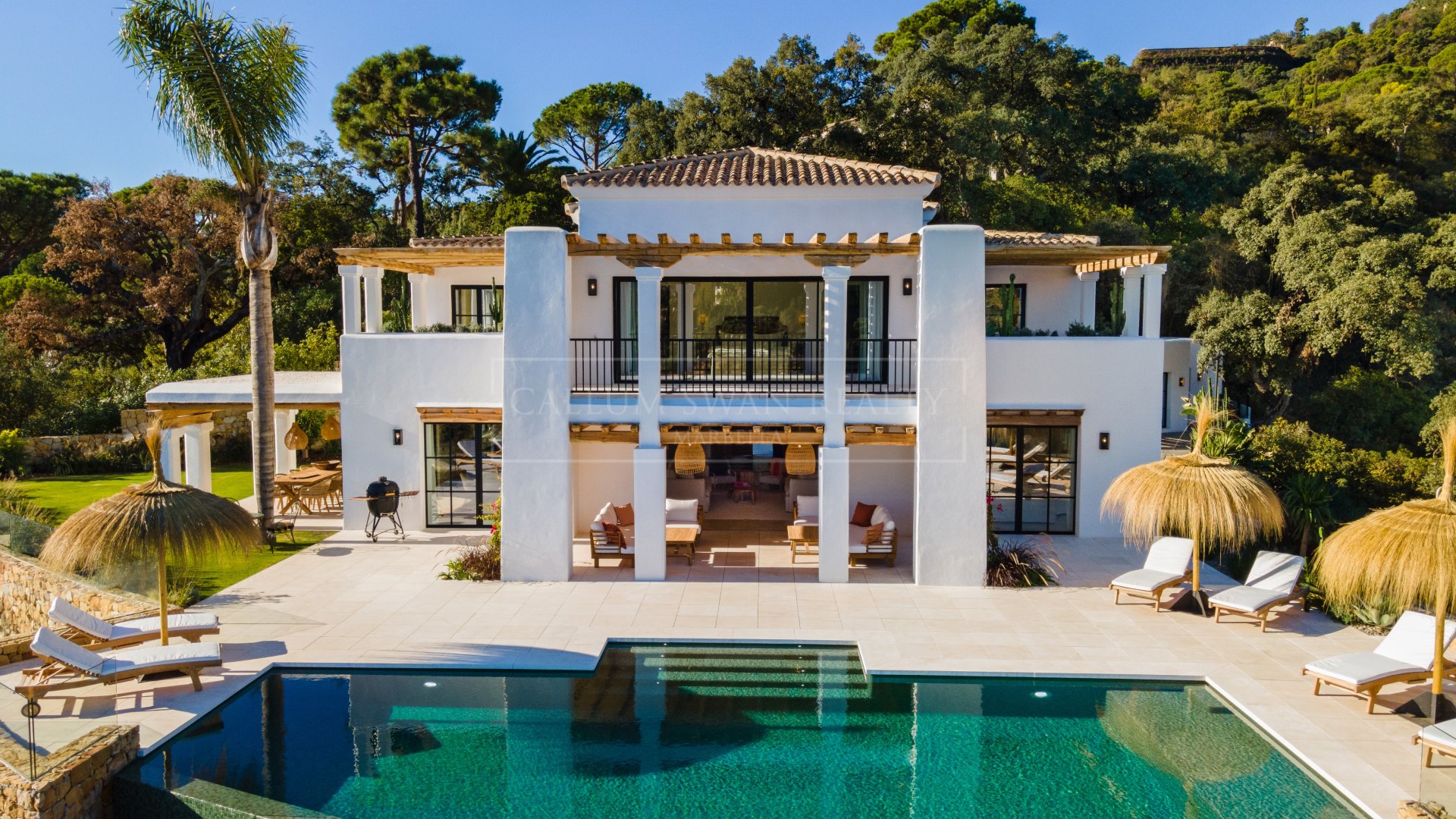 El Madroñal, family villa with breathtaking sea views