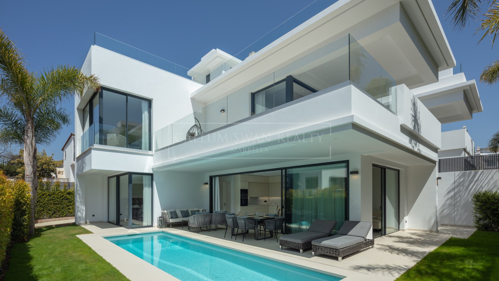 Contemporary beachside villa in Marbella's Golden Mile