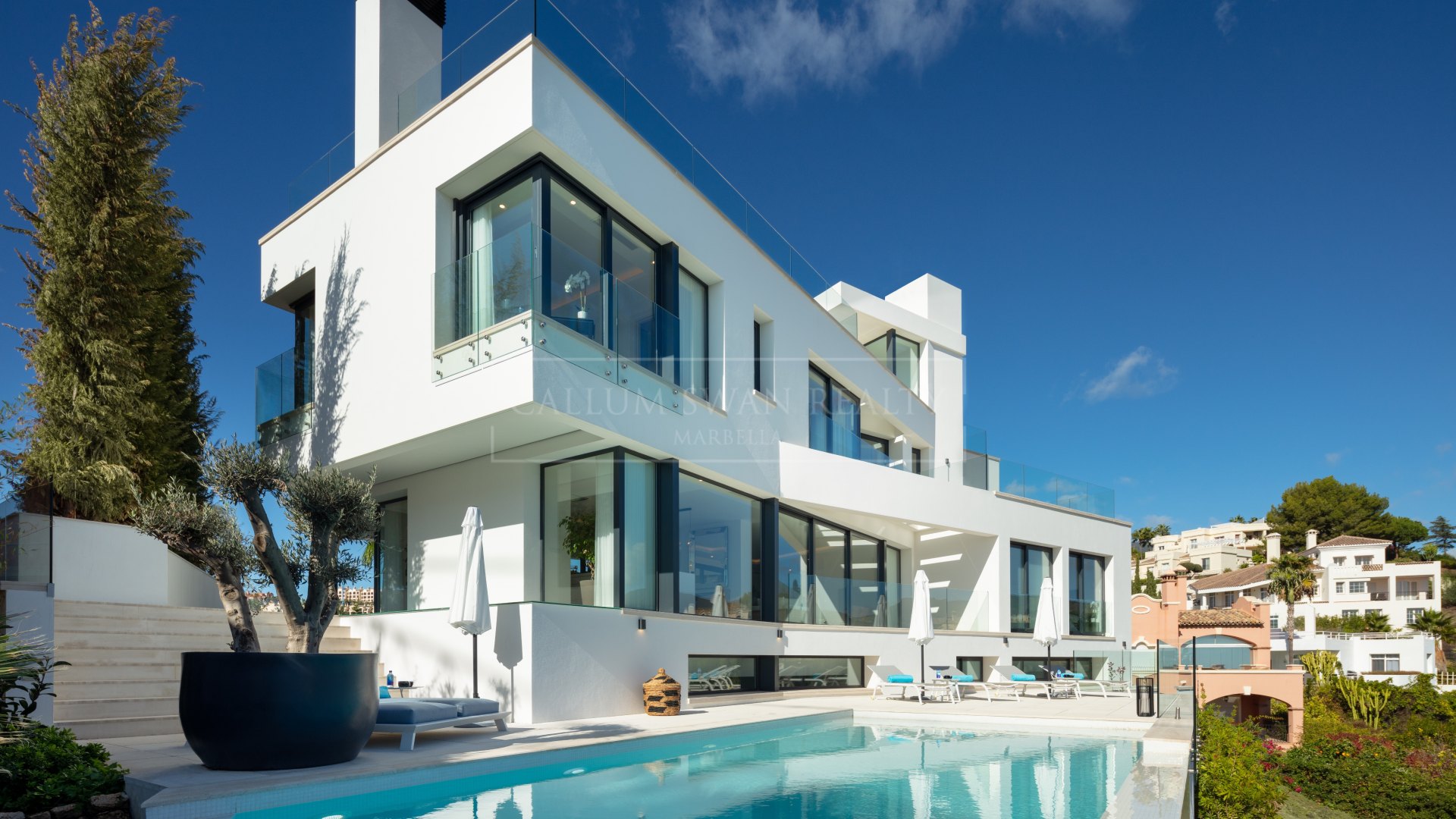 Villa contemporánea con vistas panorámicas al mar en La Quinta