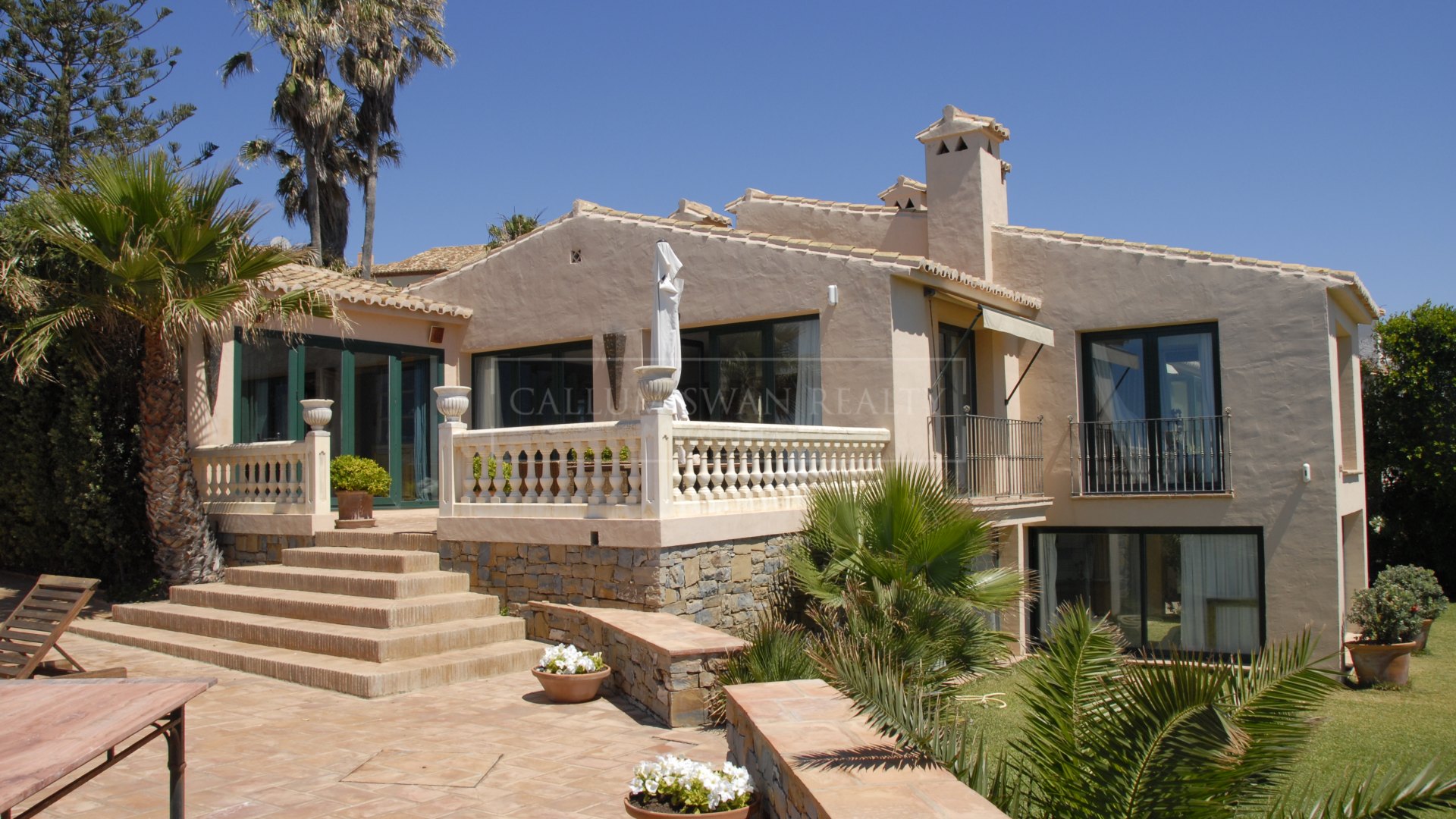 Villa for sale and rent in Doña Lola, Mijas Costa