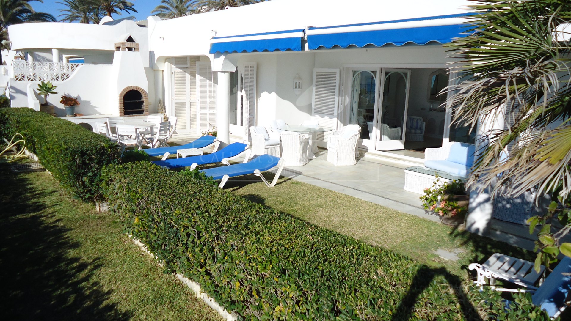 Villa for rent in El Oasis Club, Marbella Golden Mile