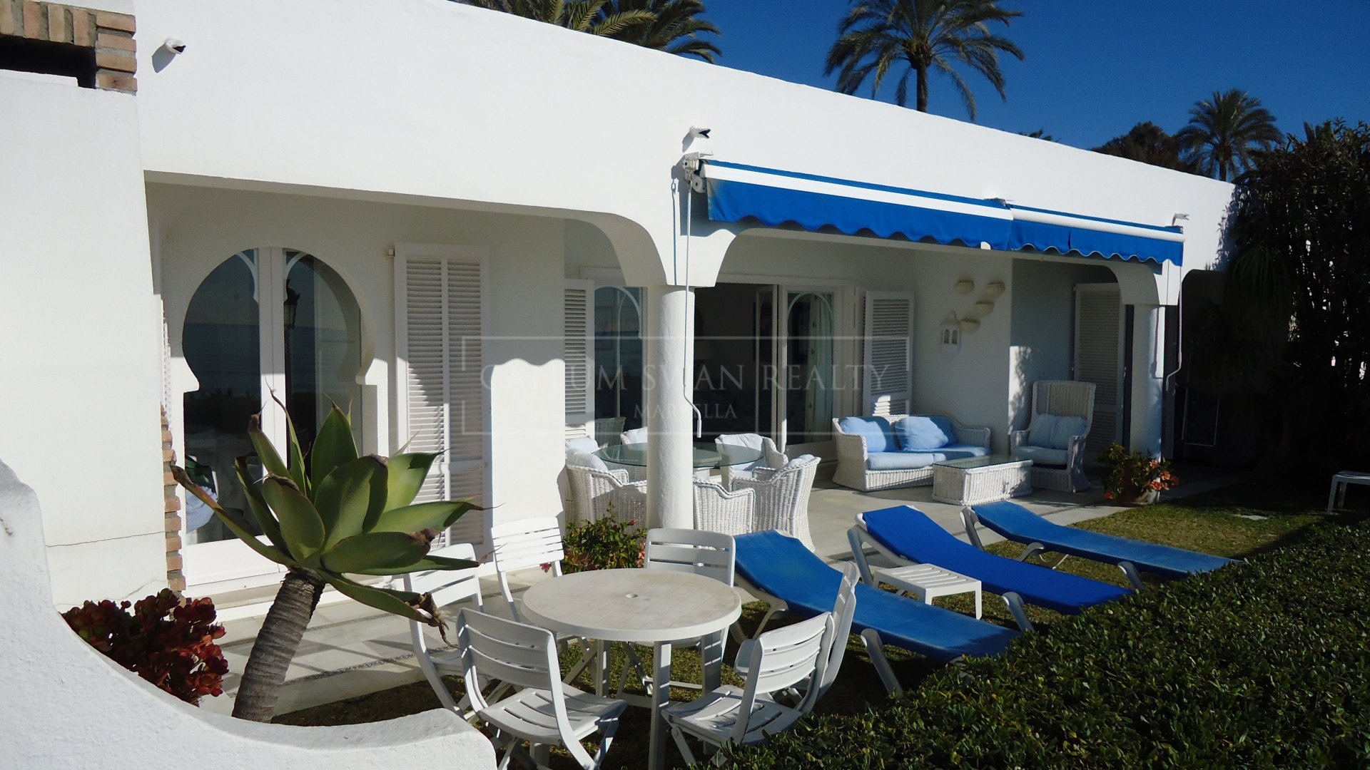 Villa for rent in El Oasis Club, Marbella Golden Mile