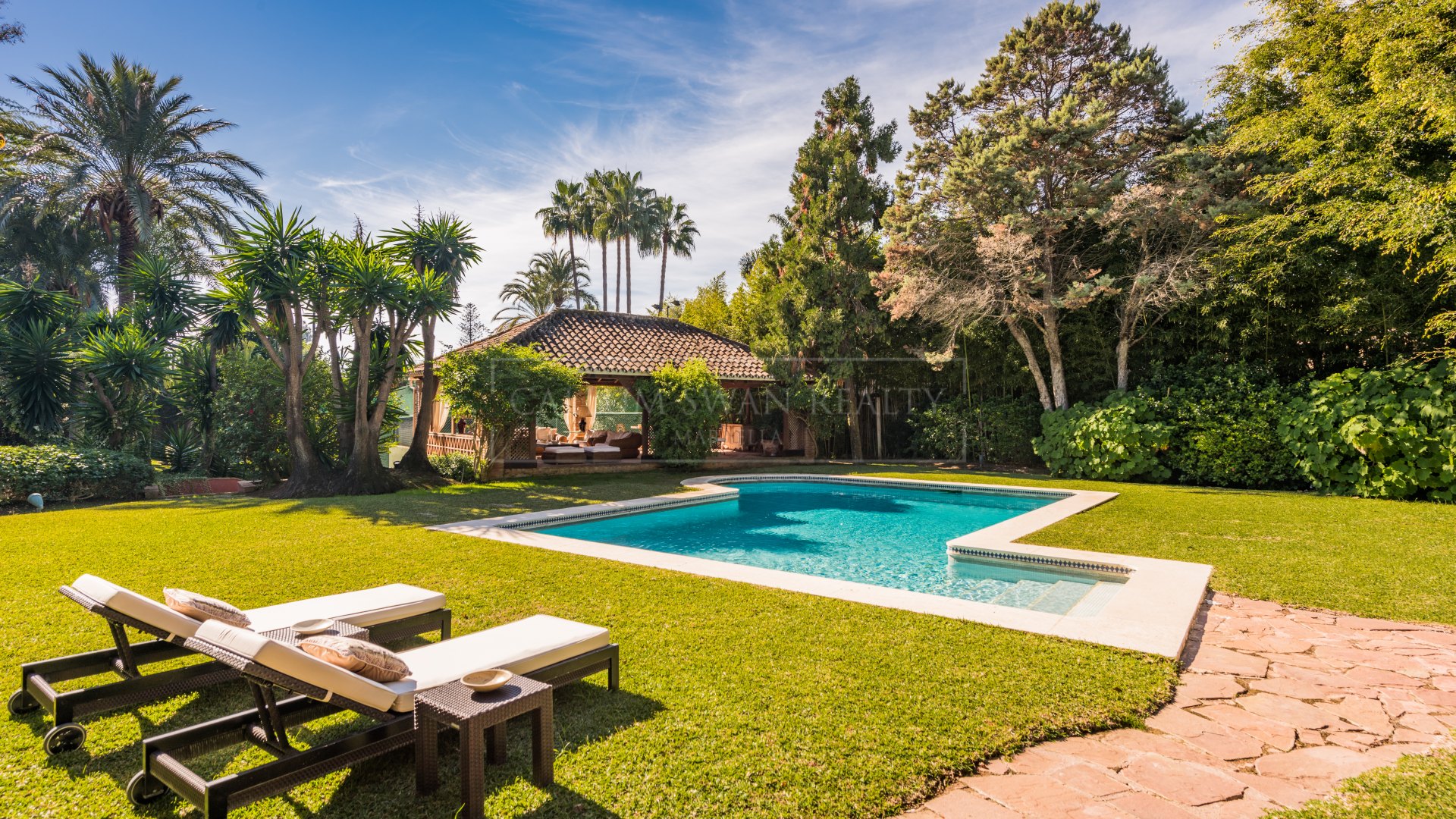 Charming family home on one level in Guadalmina baja only a walk from the beach