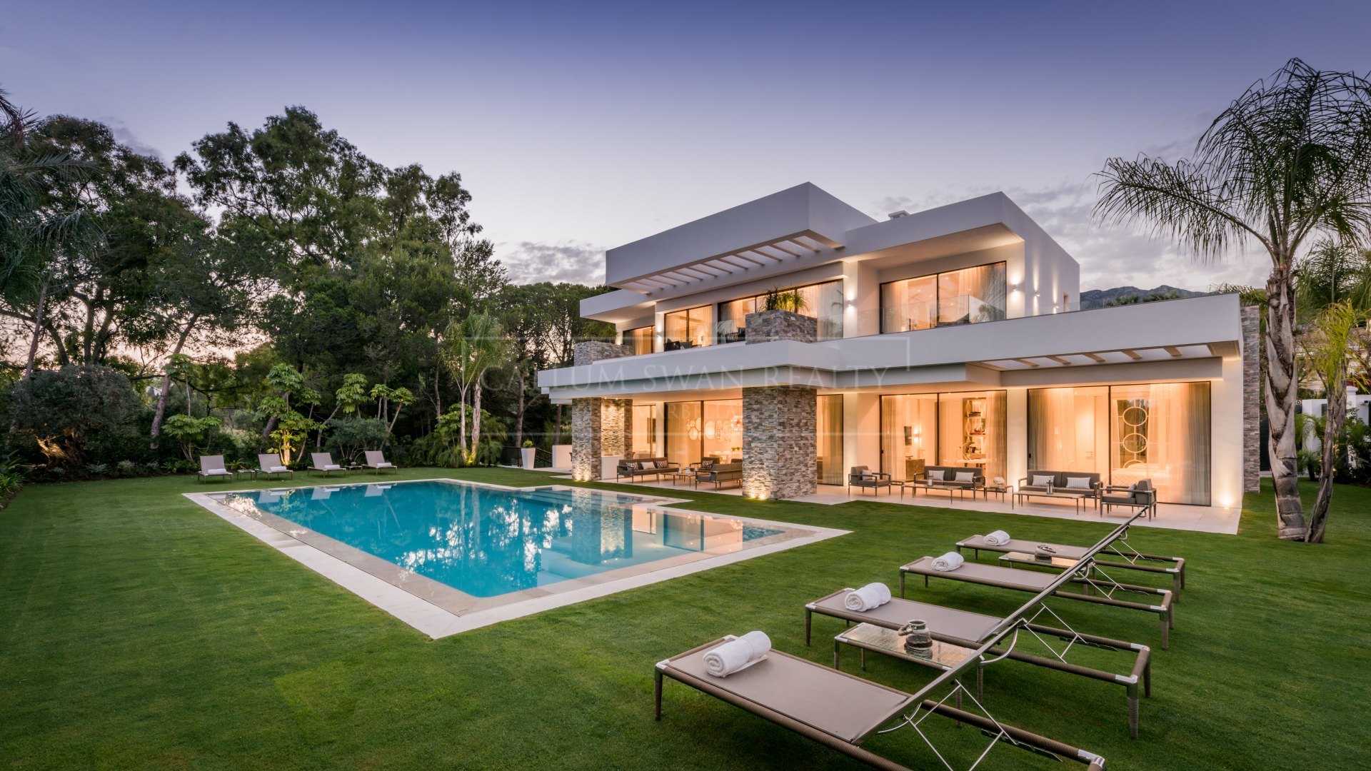 Villa en venta en Las Torres, Marbella Golden Mile