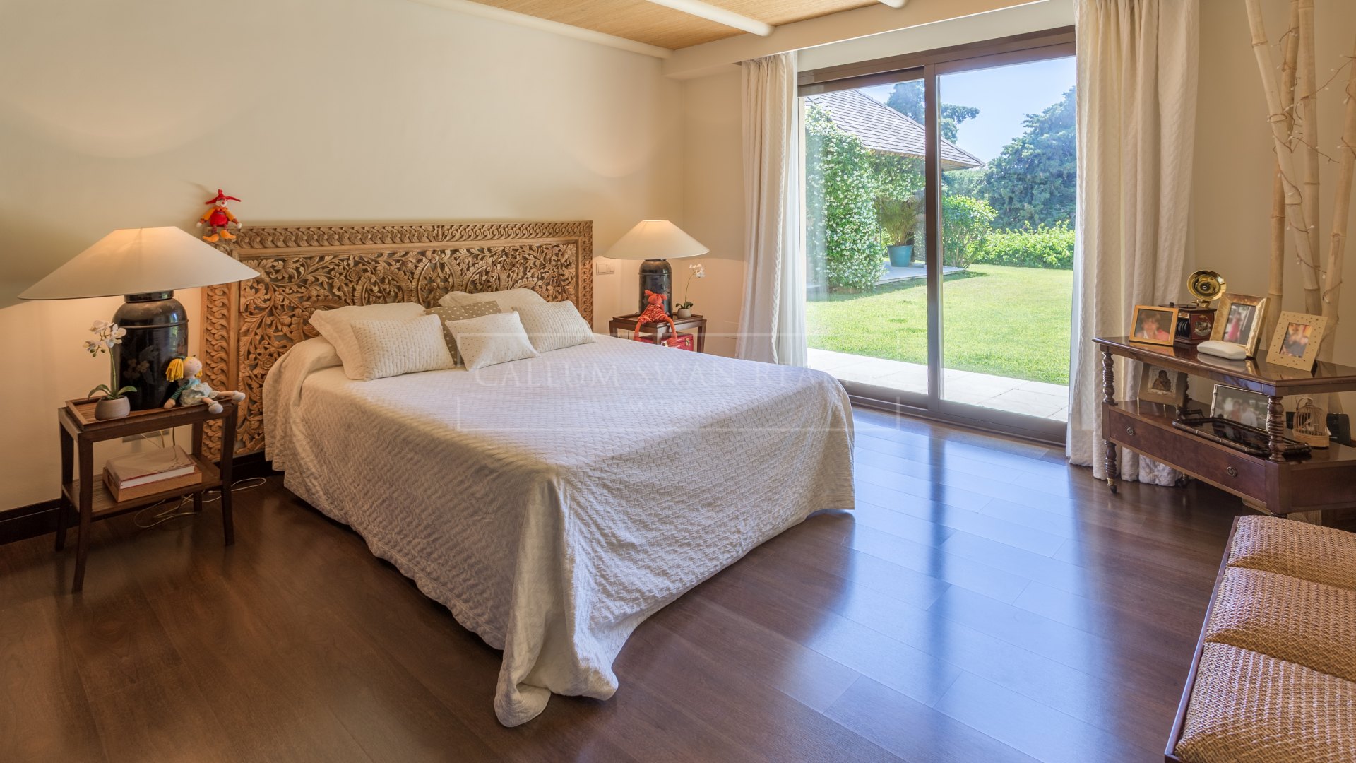 Villa en venta y alquiler en Rio Real, Marbella Este