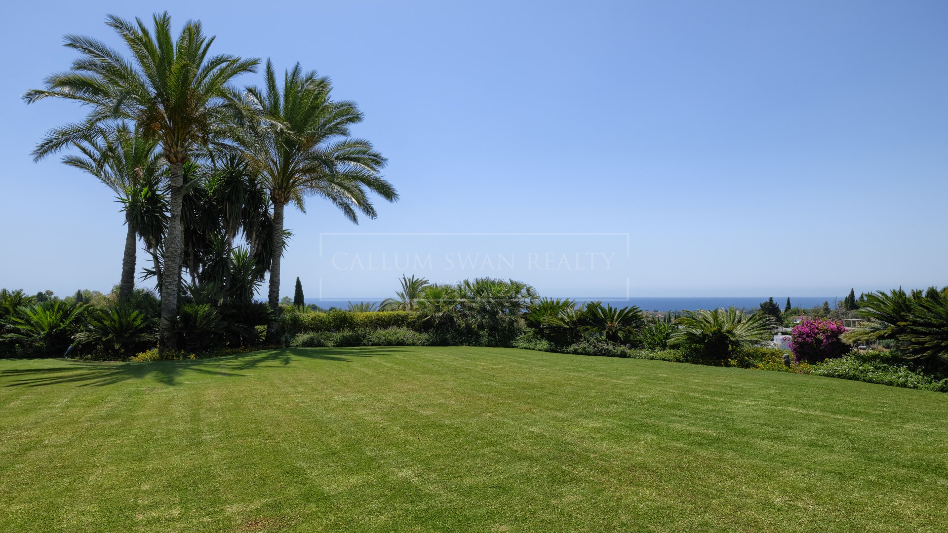 Villa for sale in Marbella Hill Club, Marbella Golden Mile