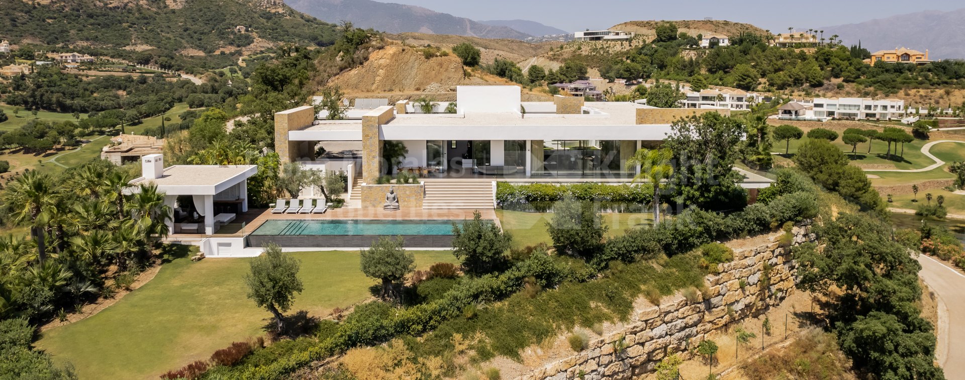 Brandneue Villa im modernen Stil im renommierten Marbella Club Golf Resort