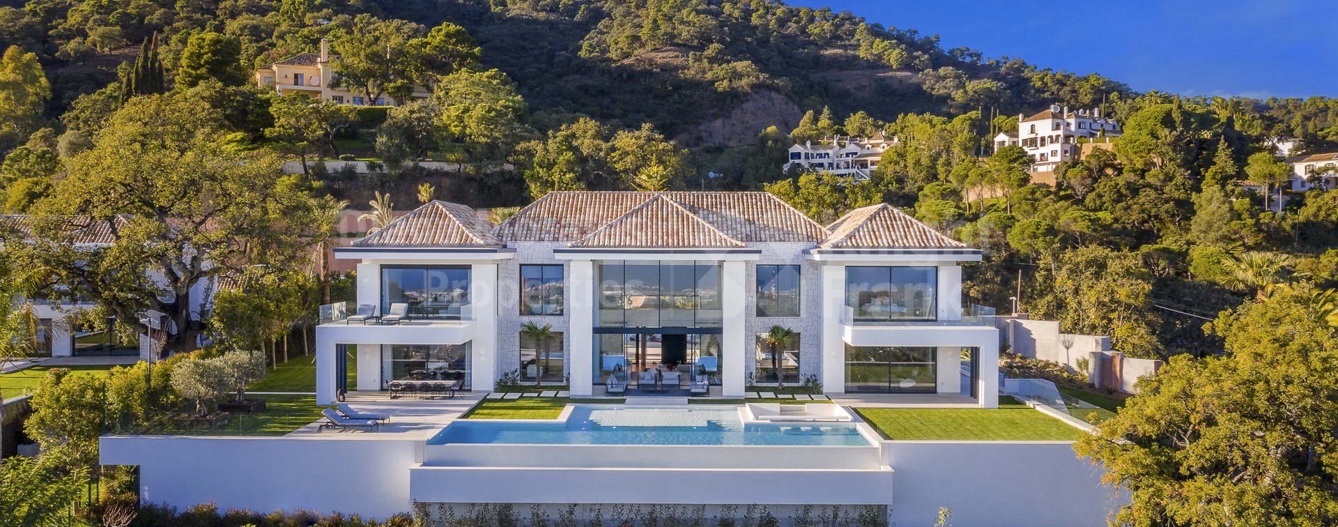 Villa zum Verkauf in El Madroñal, Benahavis