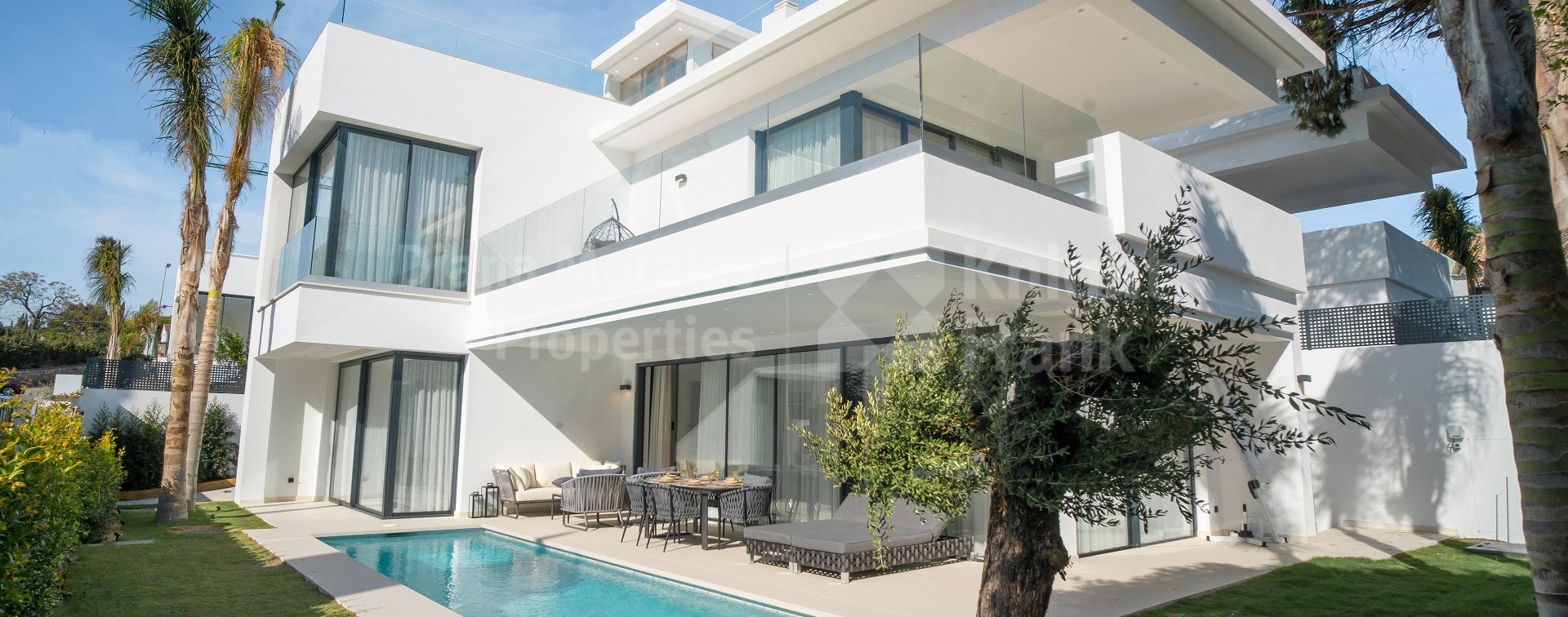 Rio Verde Playa, Golden Mile four bedroom villa with a lift next to Puerto Banús