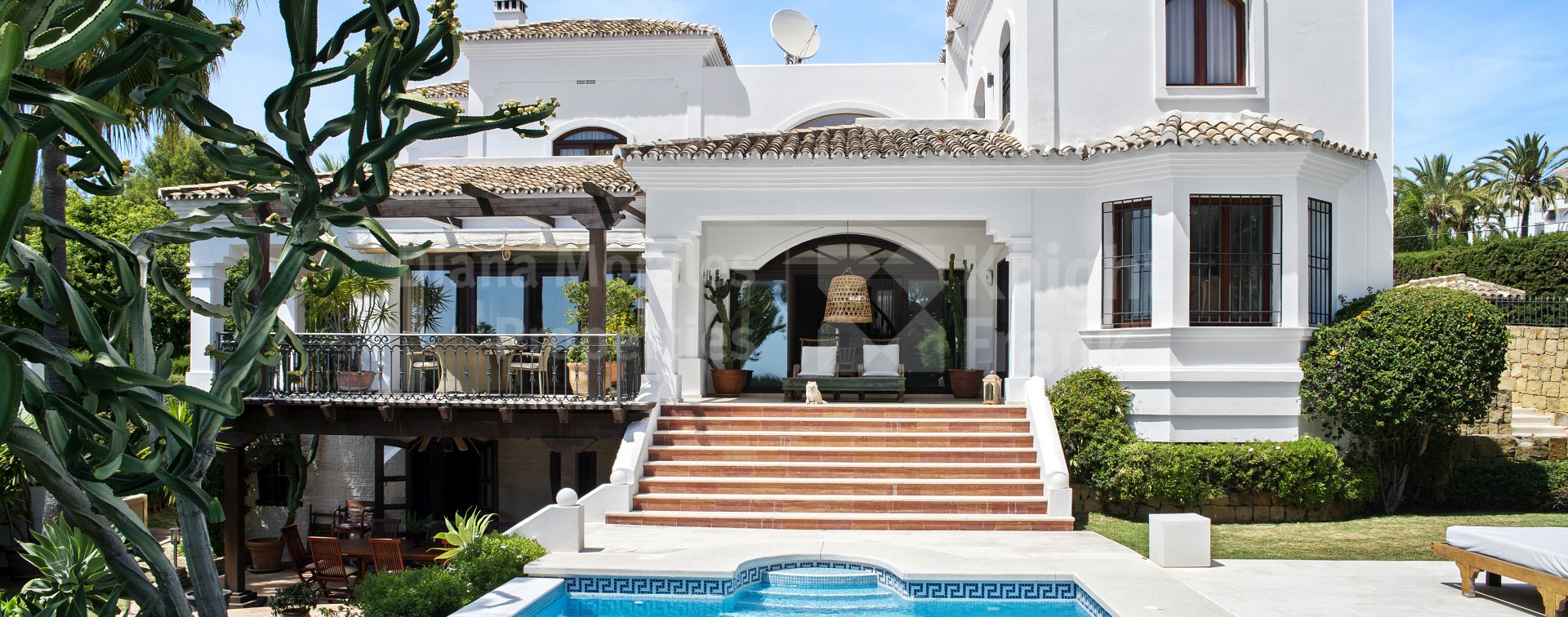 Nueva Andalucia, 6-bedroom villa near Puerto Banus