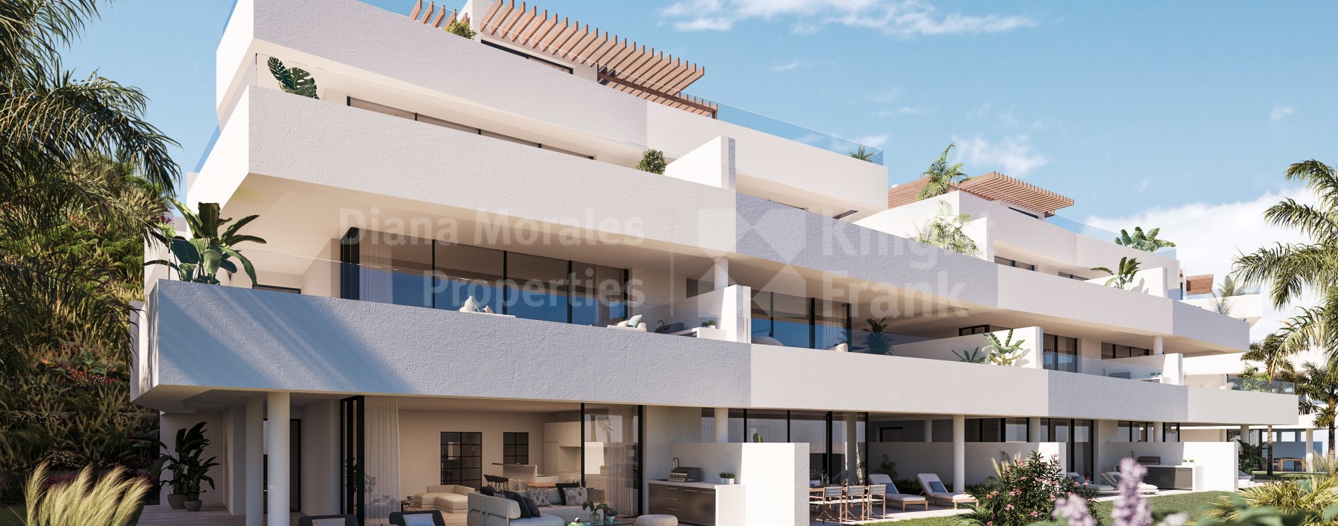 Four-bedroom apartment with sea views in Estepona