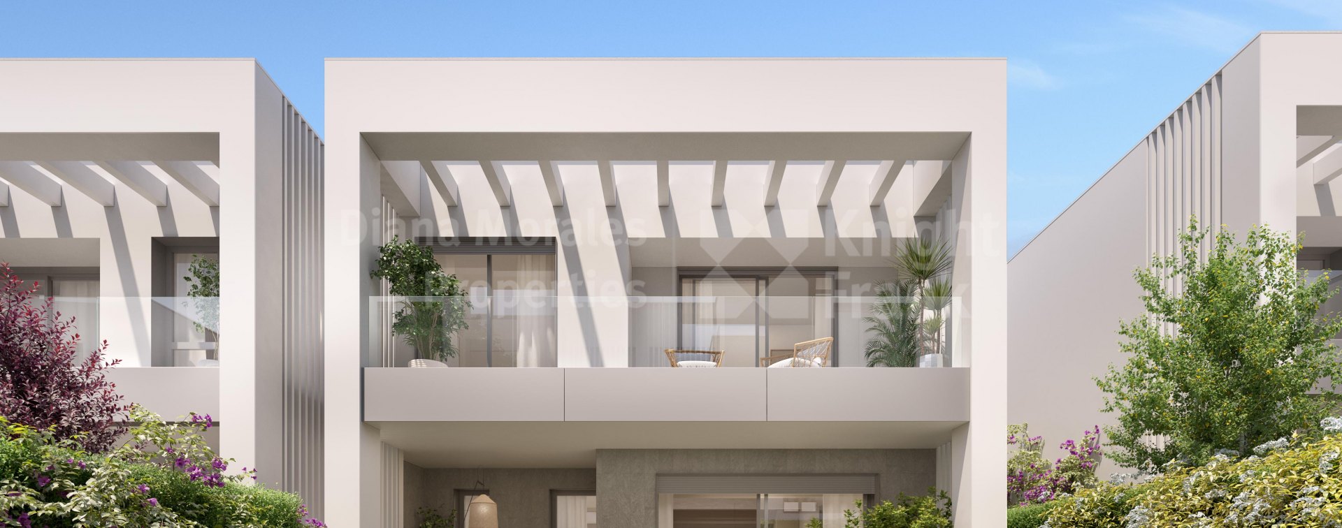 Elviria Playa, Beachside three-bedroom townhouse with private garden in east Marbella