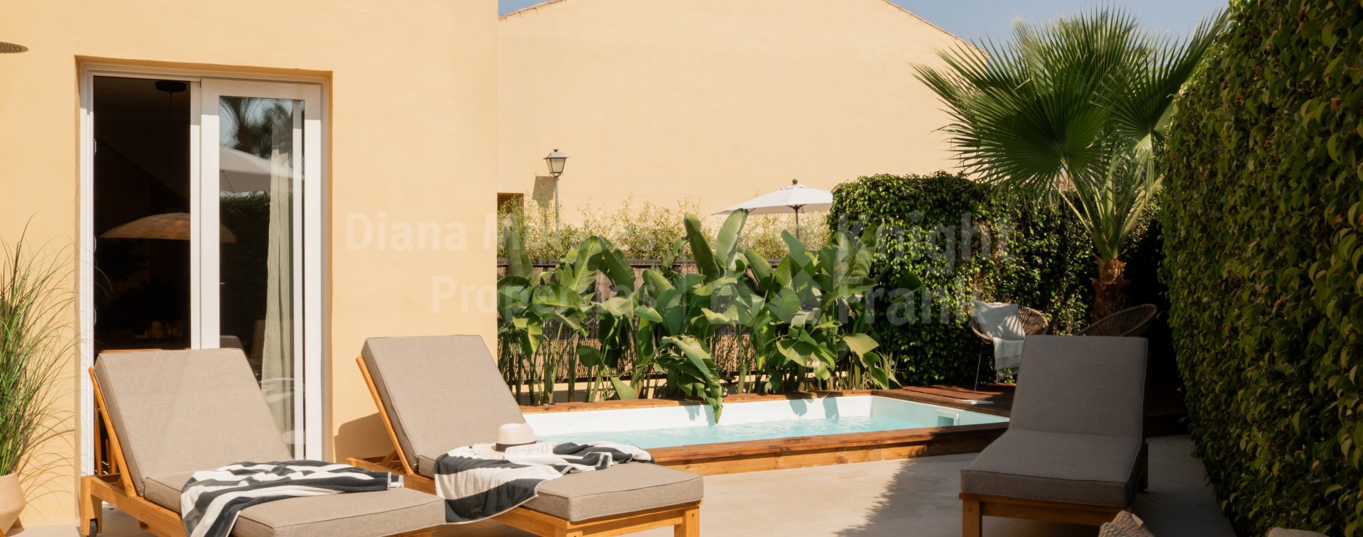 Azalea Beach, Casa Playa, beautiful four-bedroom townhouse very close to the sea with private pool