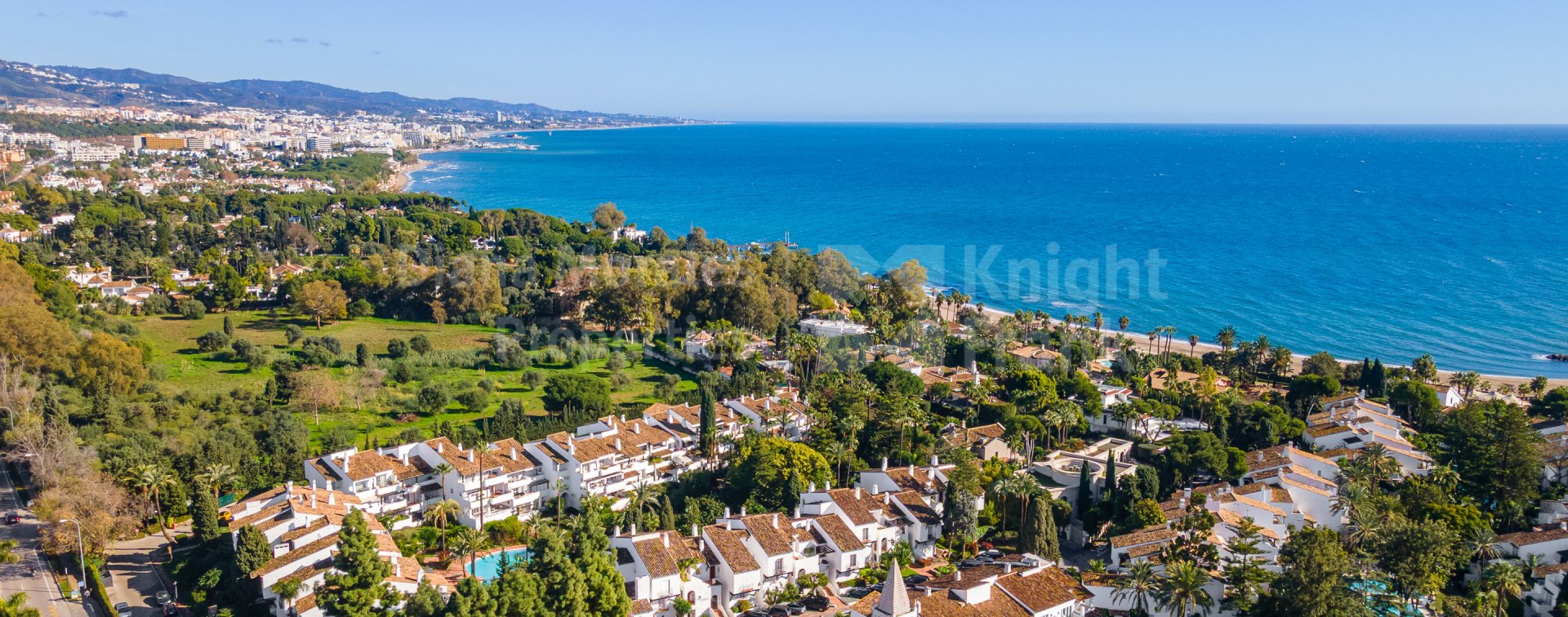 Puente Romano II, Stylish seafront penthouse in Puente Romano