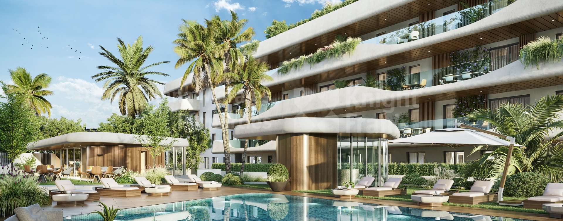 San Pedro de Alcantara, Three-bedroom apartment within walking distance to the beach