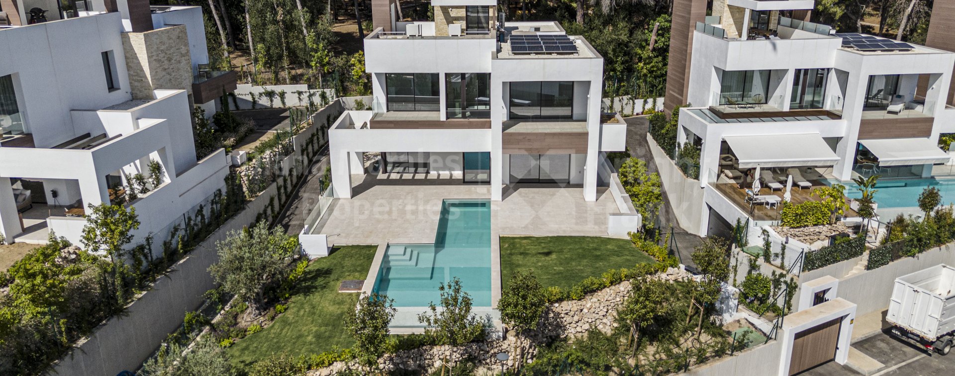 Marbella Centre, Villa Romero, contemporary house in a gated community on the Golden Mile