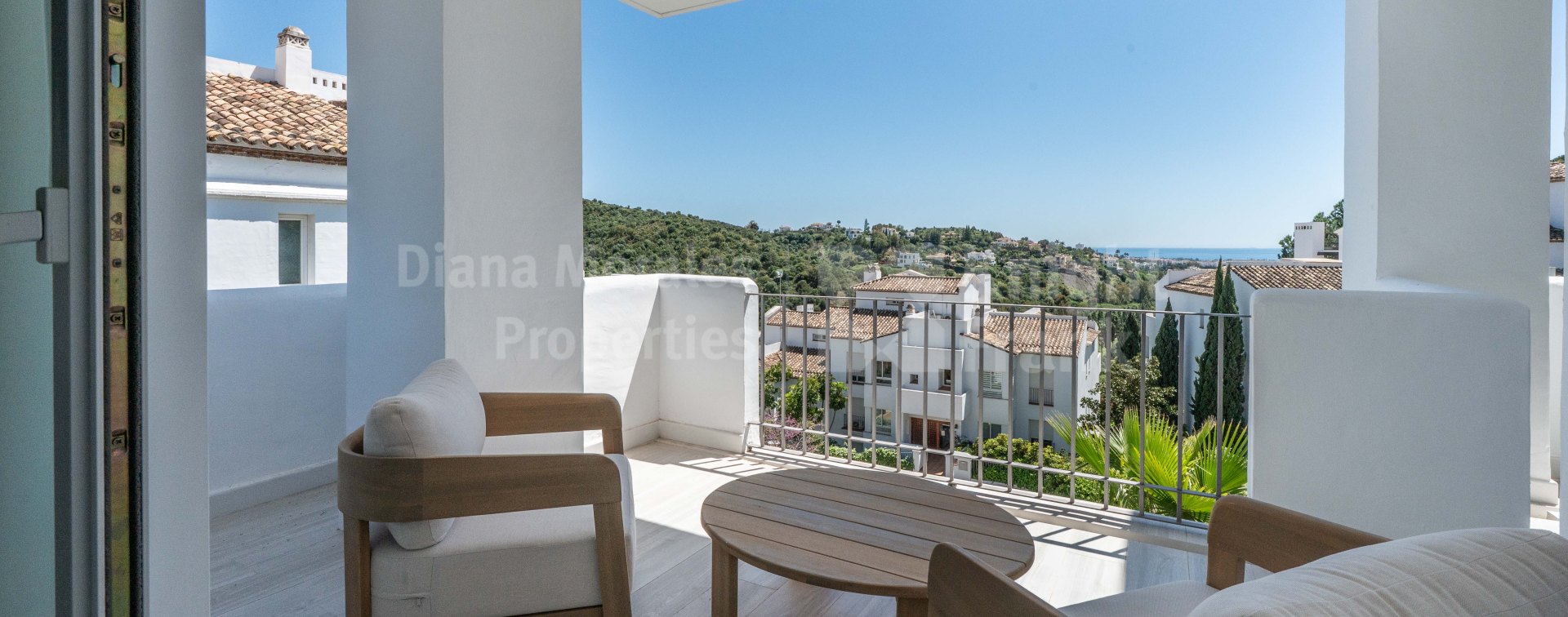 Altos de La Quinta, Apartamento de tres dormitorios en primera planta con vistas al mar y al golf en La Quinta
