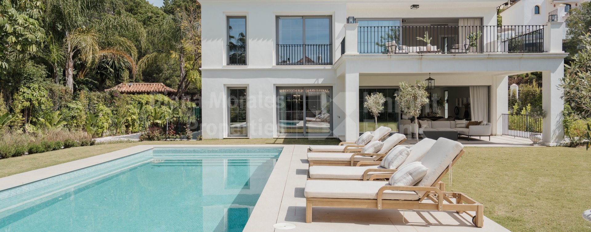 Résidence moderne à proximité d'un golf et des commodités à Los Arqueros