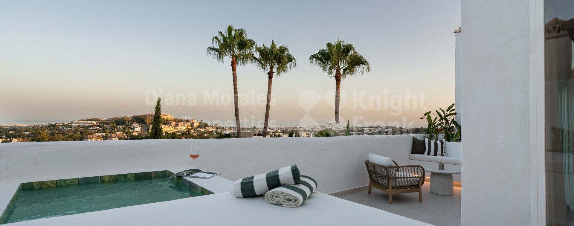 La Quinta Village, Casa Palmera, двухуровневый пентхаус на углу с мини-бассейном и видом на море