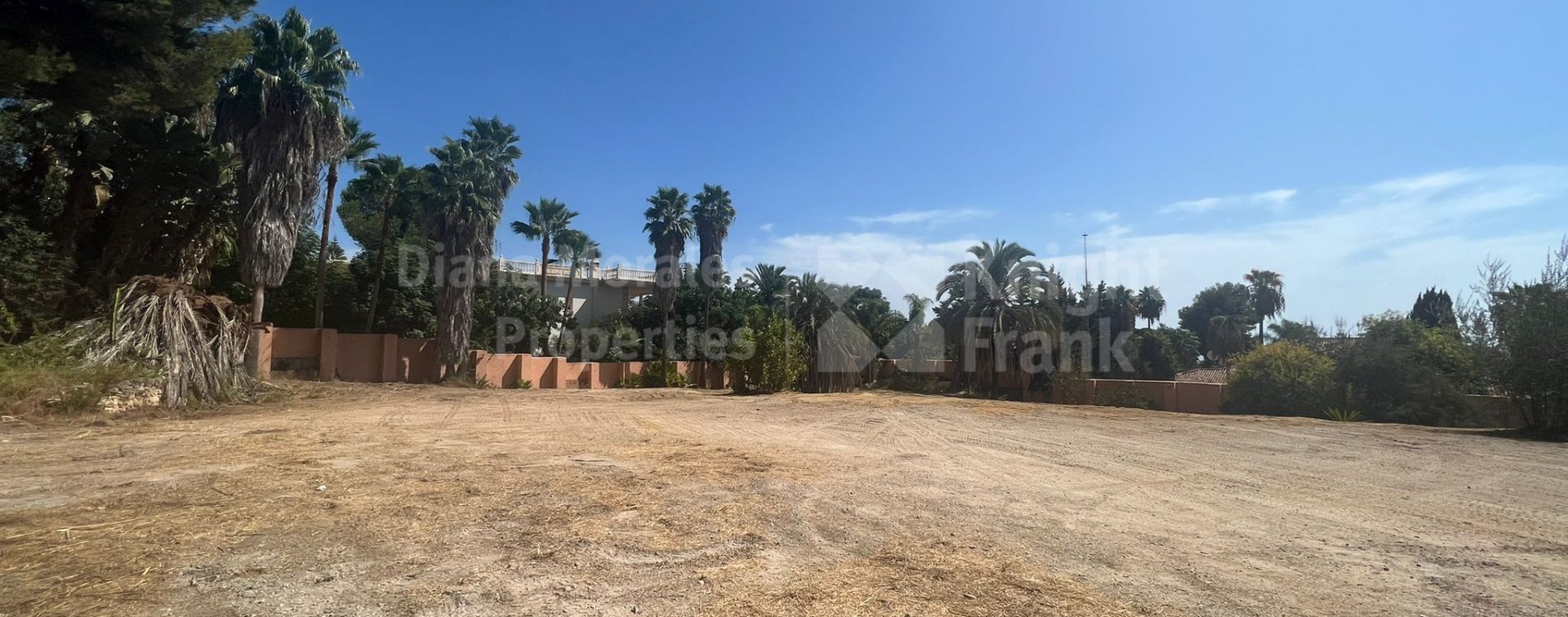 Parcela con licencia de obra en Rocío de Nagüeles, Marbella