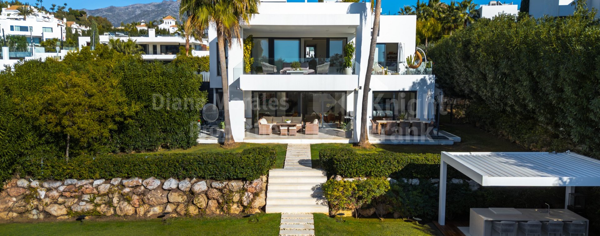 Los Olivos 3, эксклюзивная вилла с 6 спальнями в Новой Андалусии с бассейном и солярием