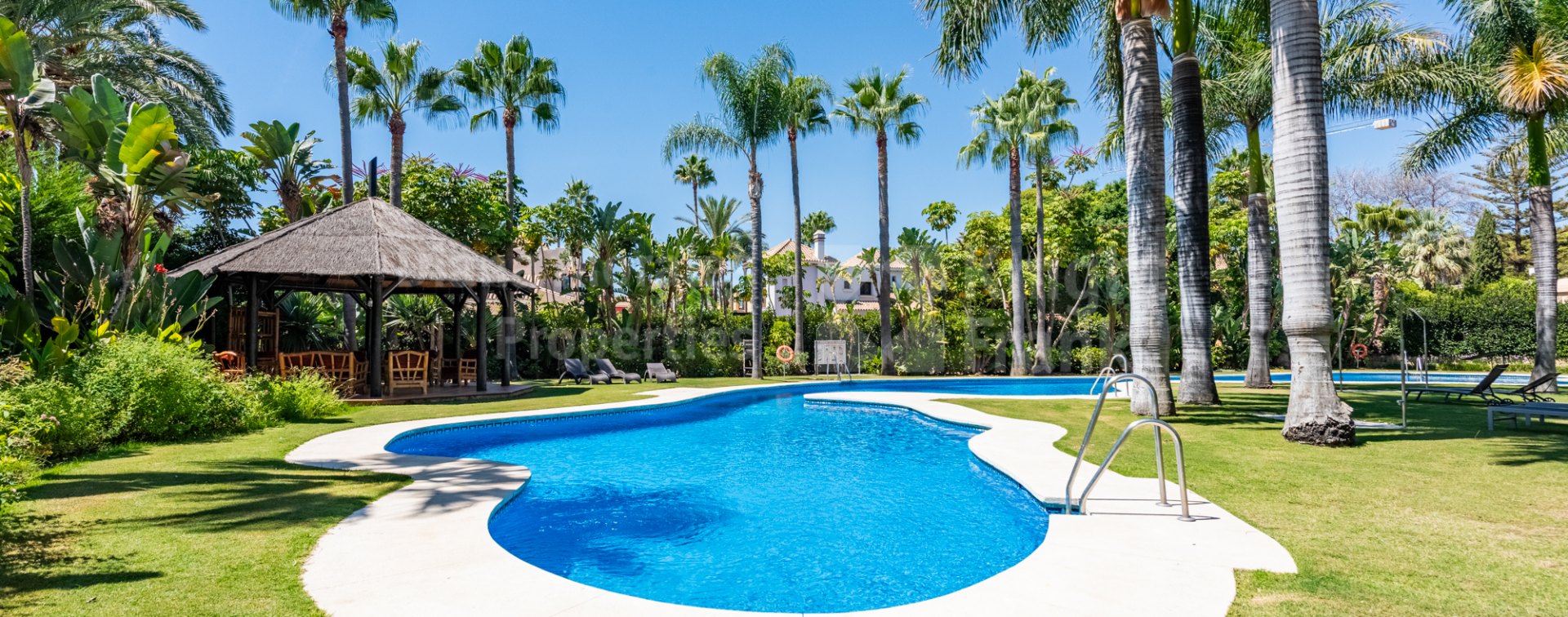 Wohnung zu verkaufen in Las Mimosas, Puerto Banús