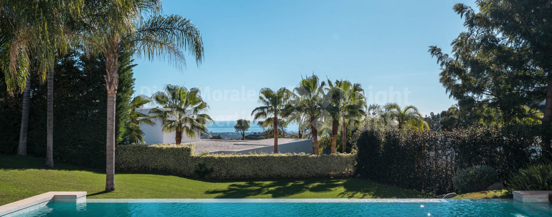 Villa Ciervo – Elegancia con vistas al mar en El Madroñal, Benahavís