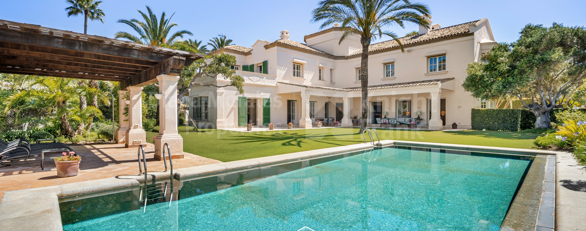 Casa de Jabalí: seaside living in Los Monteros