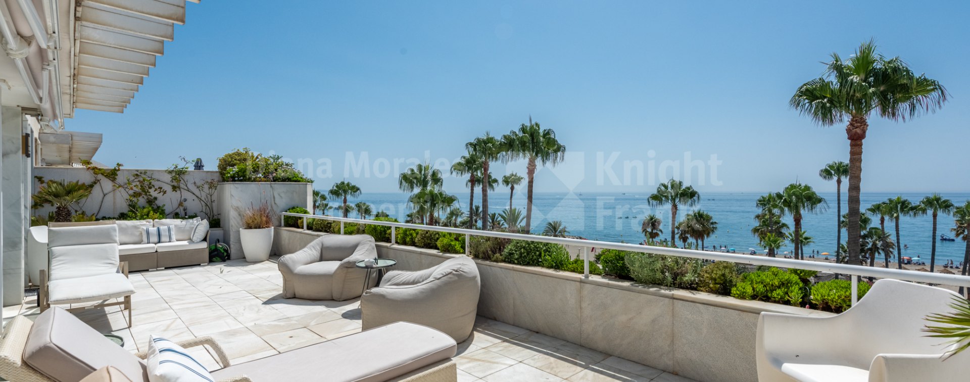 Los Granados, Una ubicación excepcional en Puerto Banús