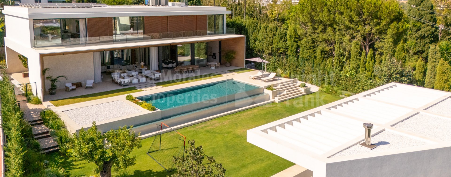 Guadalmina Alta, Guadalmina 720, modernes Design mit mehr als 1.000 m² bebauter Fläche