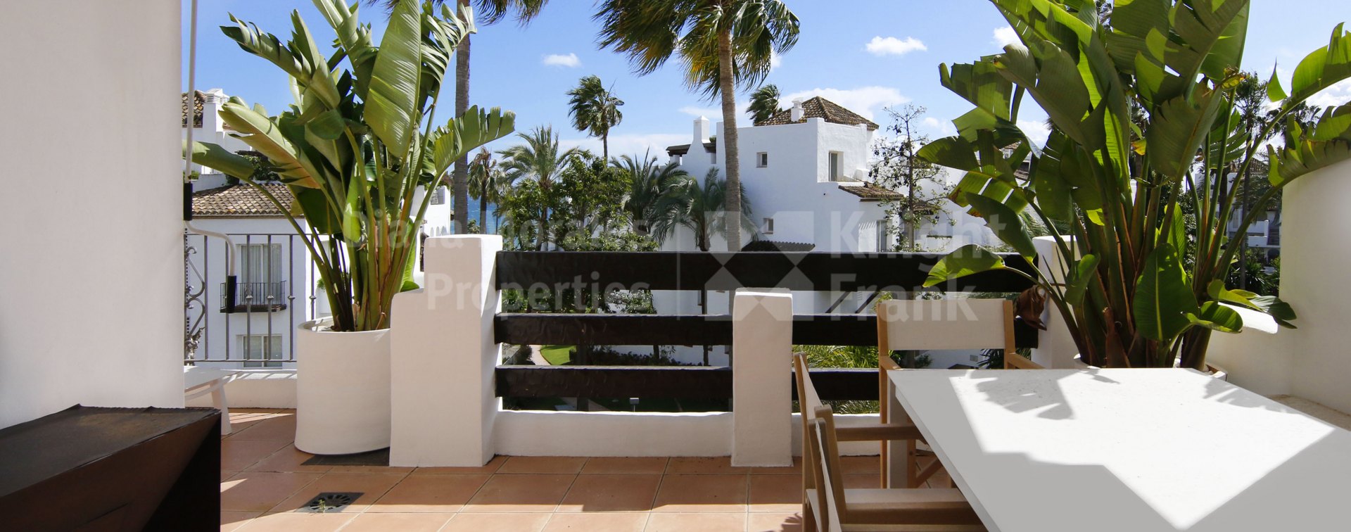 Alcazaba Beach, Two bedroom penthouse in prime location and premium amenities