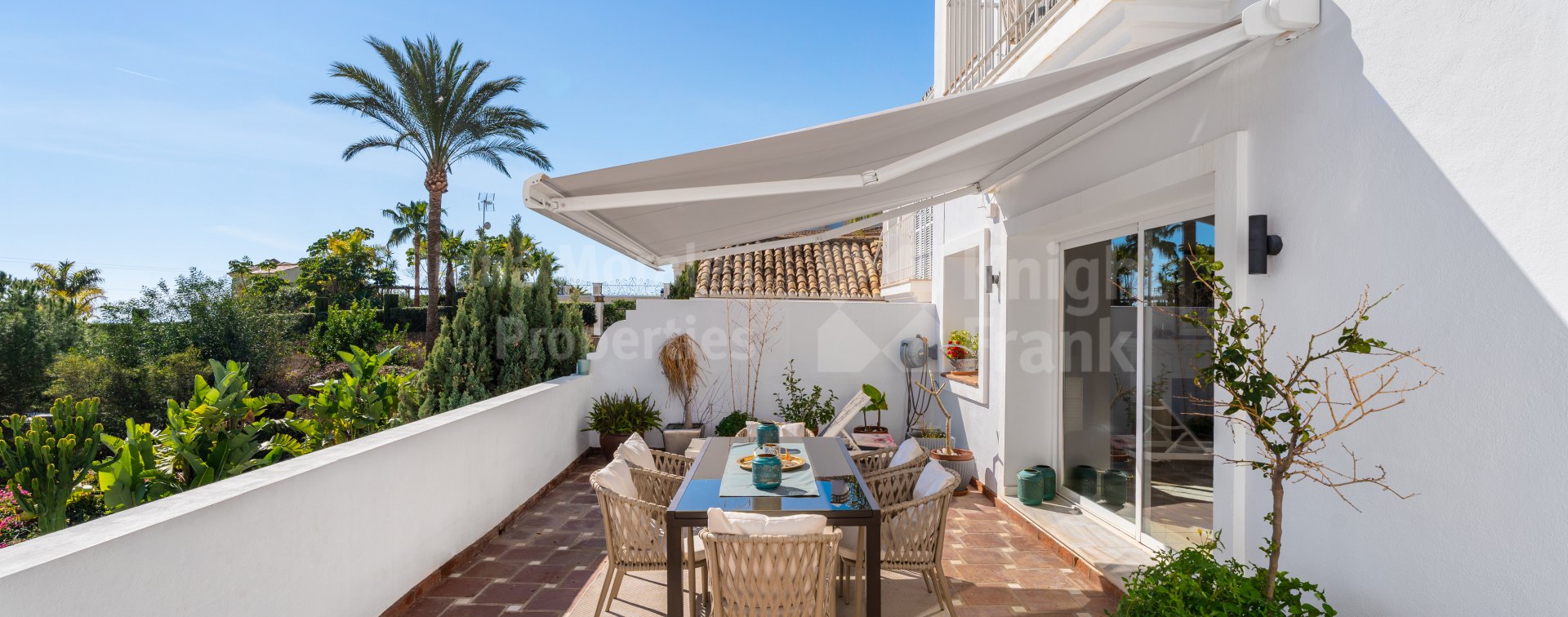 Three-bedroom southeast facing townhouse in Marbella Hill Club