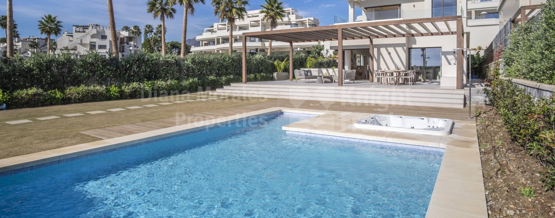 Velaya, Contemporary luxury villa on the beachfront in the New Golden Mile