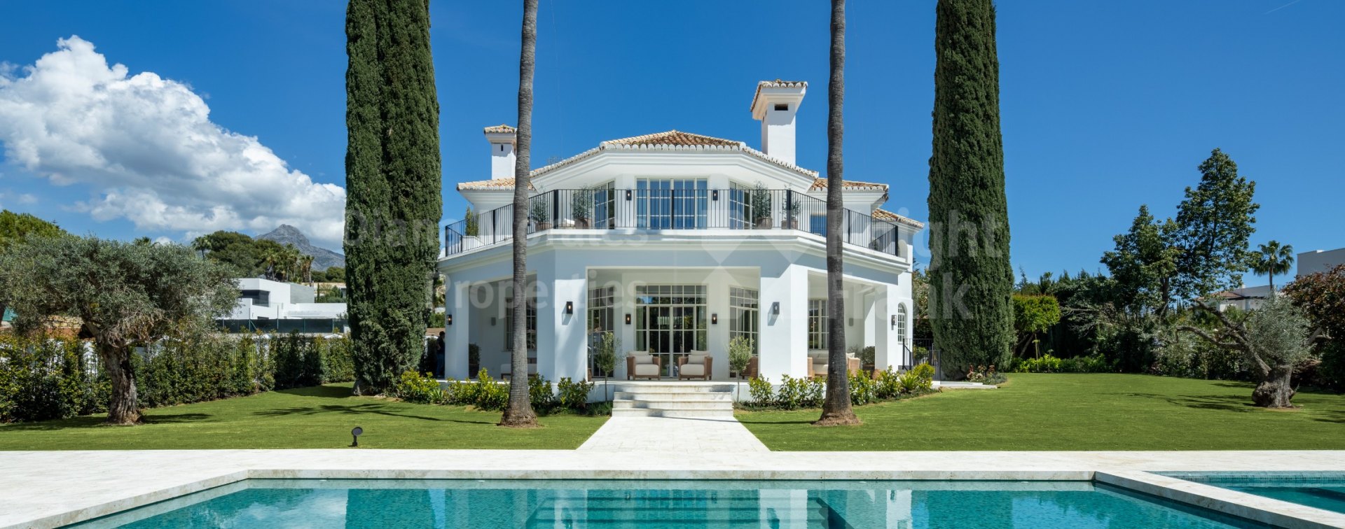 Las Brisas, Villa Karina, design, comfort and location in a unique property