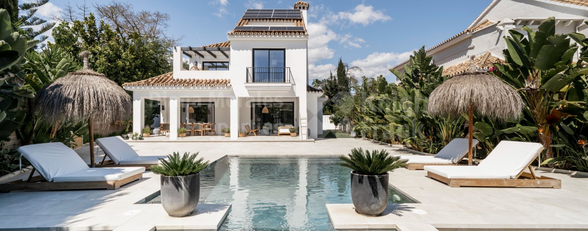 Parcelas del Golf, Villa Alba, une maison contemporaine d'inspiration andalouse à Nueva Andalucía