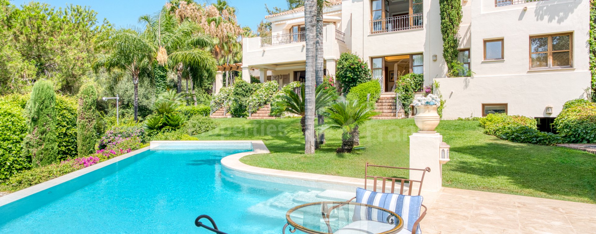 Las Lomas del Marbella Club, Six-bedroom villa in Lomas de Marbella Club, just minutes from the beach and the centre