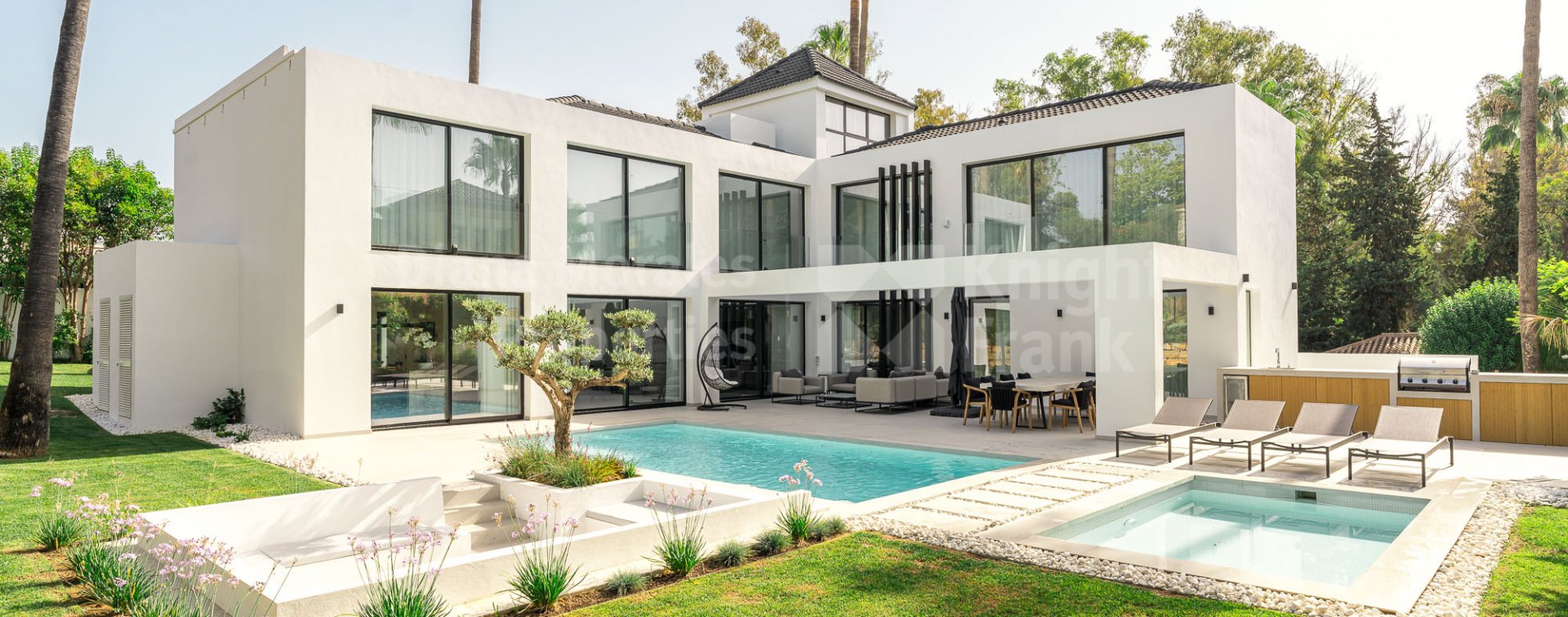 Lagomar, Villa Atenas, modern 4-bedroom house with basement for leisure in Nueva Andalucía