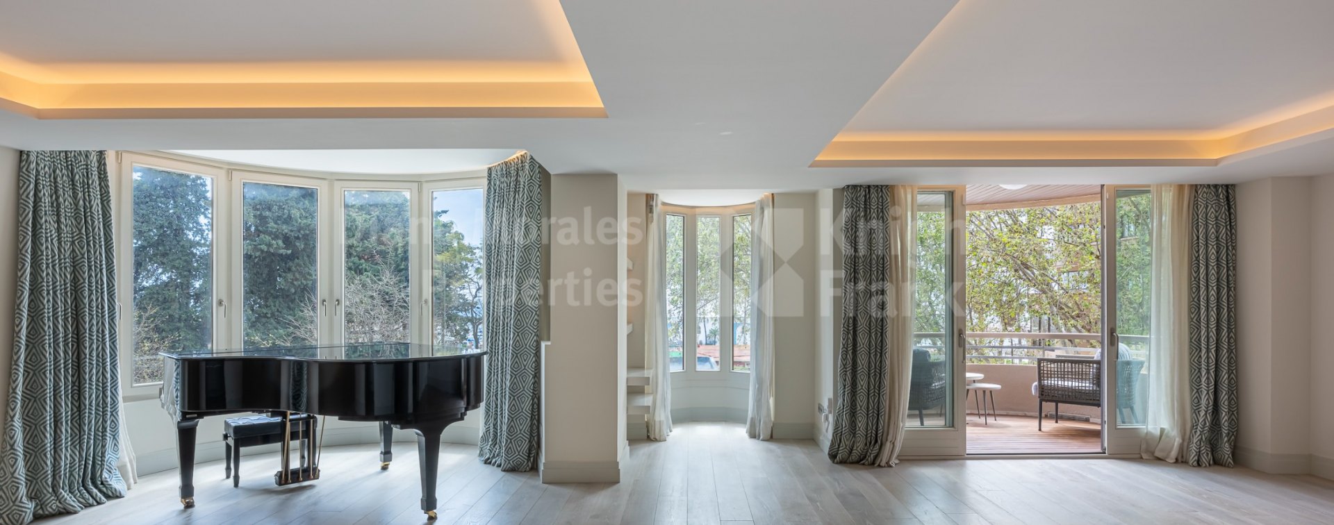 Marbella Centre, Modern apartment with sea views in the centre of Marbella