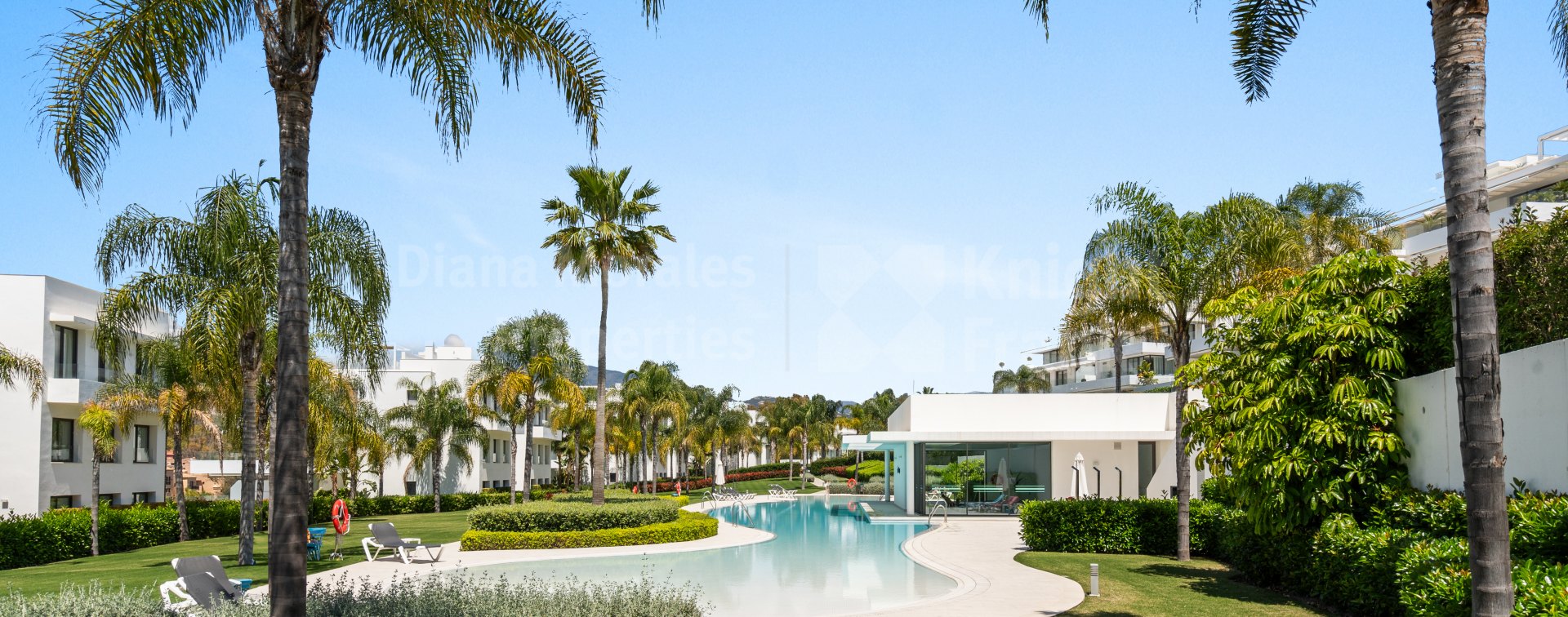 Cataleya, Ático moderno con solárium privado cerca de golf, playa y servicios