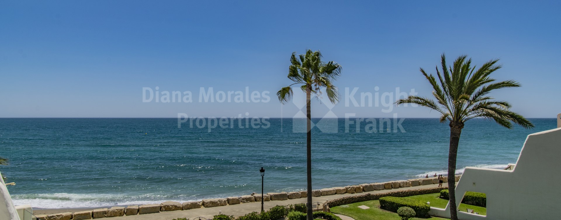 Coral Beach, Maison de ville en première ligne sur le Golden Mile de Marbella avec vue sur la mer