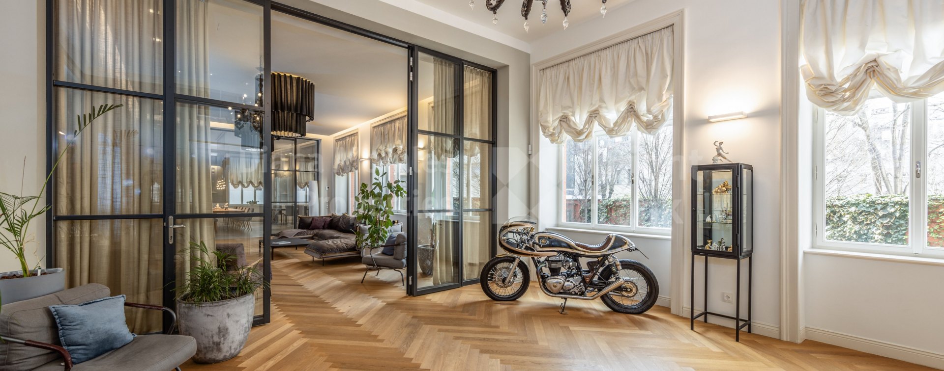 Vienna Townhouse Masterpiece: Elegance Meets Modern Luxury