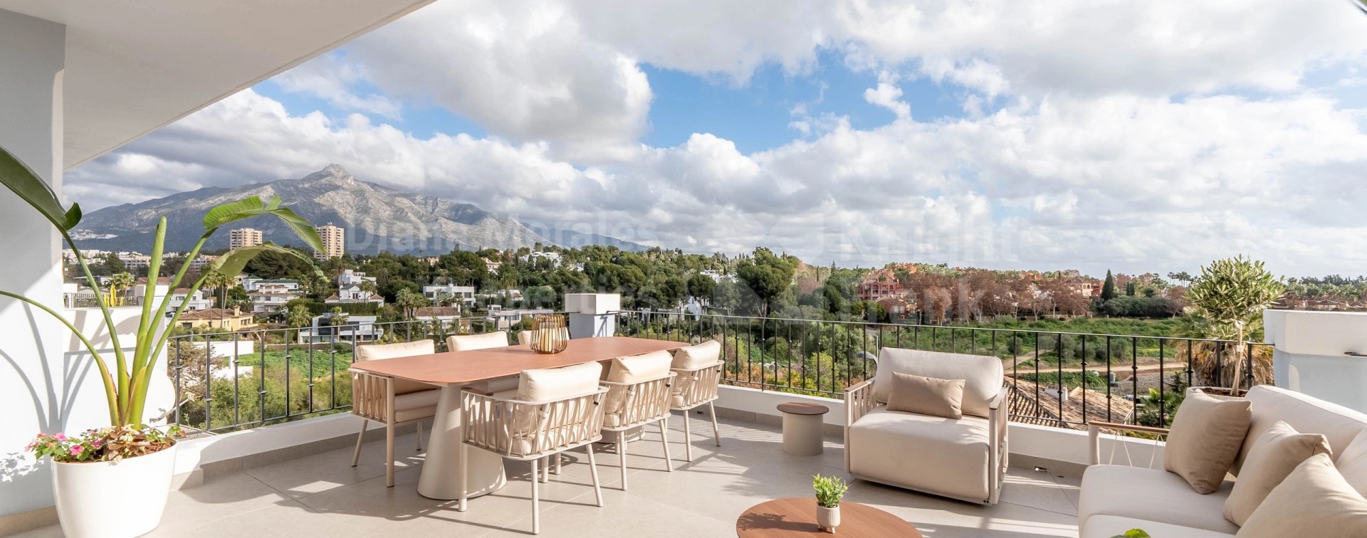 Well appointed five bedroom penthouse in the heart of Nueva Andalucia