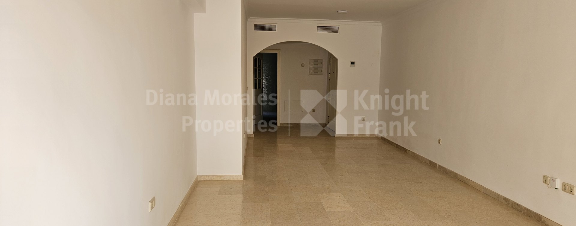 Elviria, Amplio apartamento