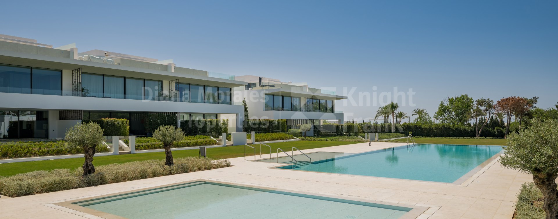 Vilas 12, Villa mitoyenne de luxe ultra moderne sur le Golden Mile de Marbella